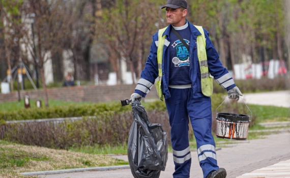 Популярный блогер призвал решить проблемы на рынке труда за счет северокорейских мигрантов