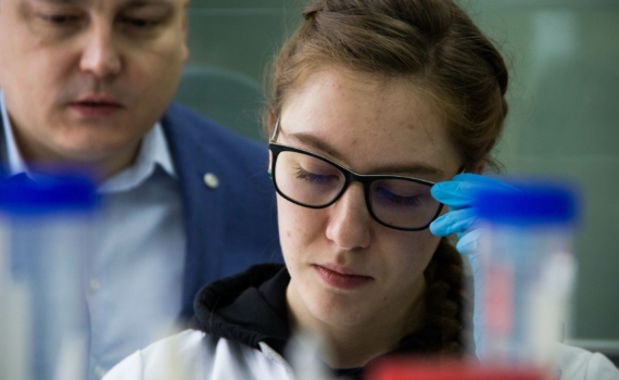 Генетическая летопись Колымы: арктические рыбы хранят тайны ледниковых миграций и ключ к выживанию