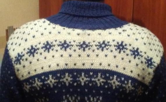 Почему ваш свитер садится и растягивается — вот правила, которые уберегут его от деформации